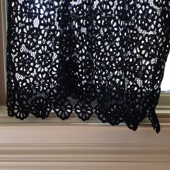 Sparrow - Crocheted Deep V-Neck Top - Picture 3 of 3